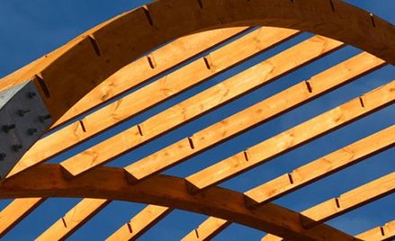 FKD: Spółka tnie prognozy zysków