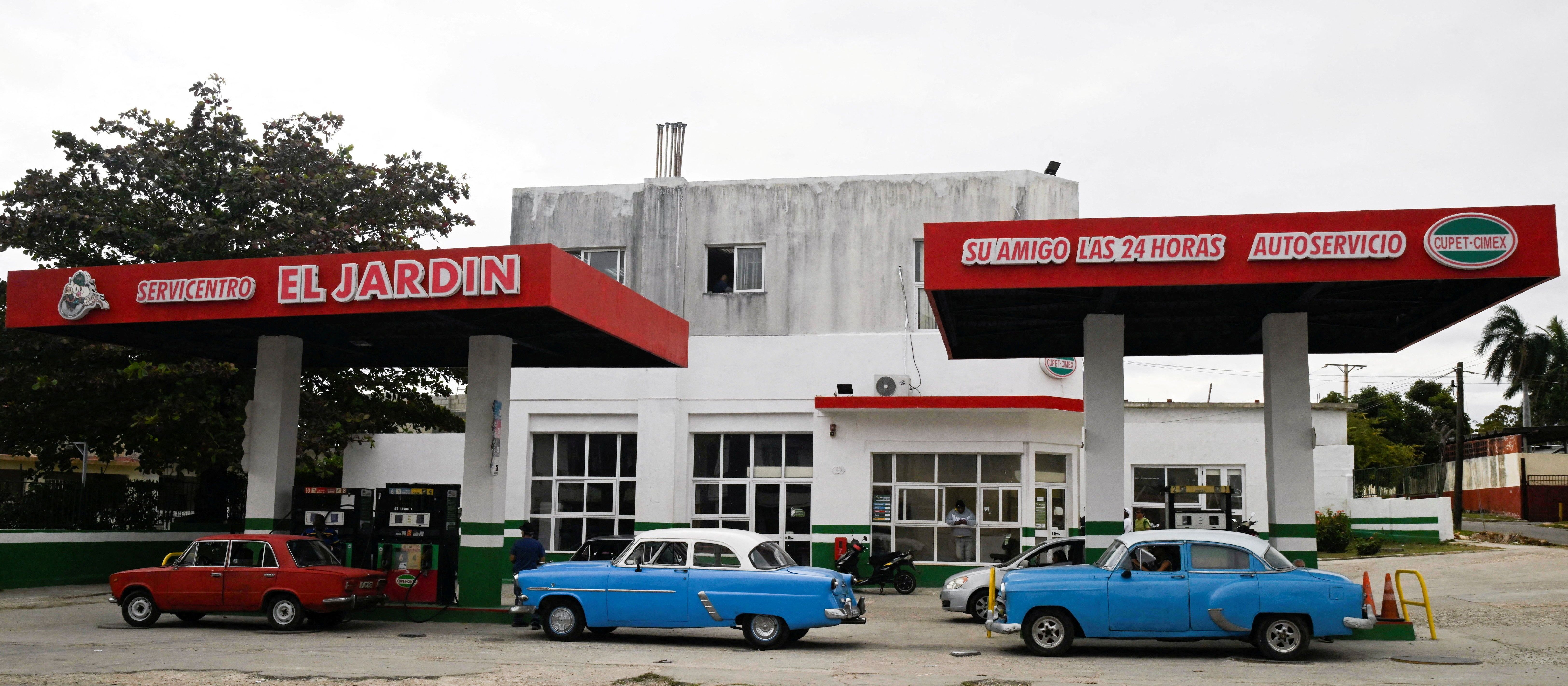 Meksyk zastanawia się jak wysłać Kubie ropę. USA wyślą puszki z tuńczykiem