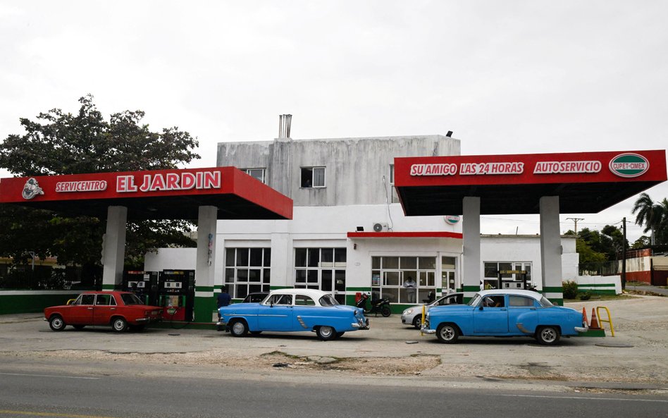 Na stacjach benzynowych na Kubie zaczyna brakować paliwa