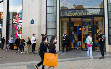 Pokaz Louis Vuitton zakłócony przez aktywistki klimatyczne