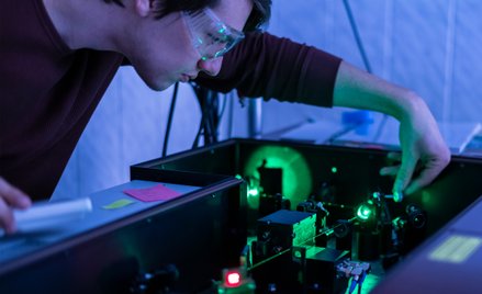 Polska firma dostarcza jedne z najbardziej nowoczesnych technologicznie laserów, pożądanych przez tw