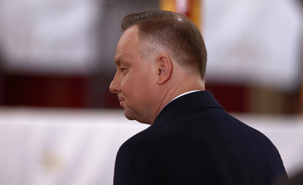 Andrzej Duda odzyskuje zaufanie. Traci Tusk