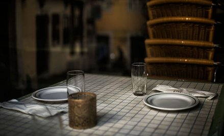 Koronawirus. W co trzeciej gminie Dania zamyka restauracje, kina i szkoły