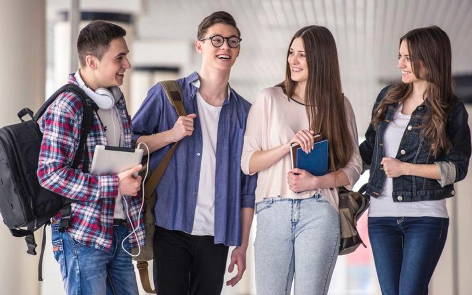 Łączenie szkół wyższych pozwala konkurować o studenta