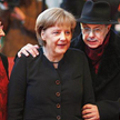Kanclerz Angeli Merkel towarzyszyli Andrzej Wajda, aktorka Magdalena Cielecka i dyrektor festiwalu D