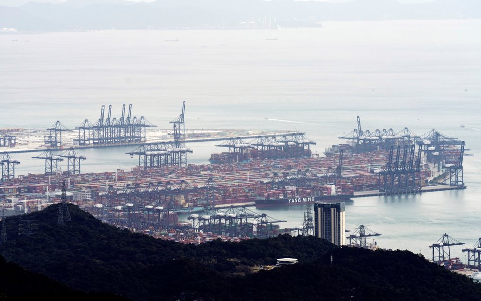 Jak amerykańskie taryfy celne uderzają w Chiny