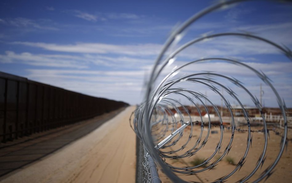 600 firm złożyło oferty na budowę muru na południowej granicy