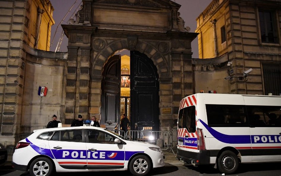 Francja: Policjanci bawili się bronią. Nie żyje funkcjonariuszka