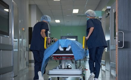 Eksperci sugerują, by skoncentrować usługi opieki zdrowotnej, bo na razie przywozimy szpital do pacj