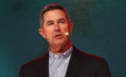 Lee Hecht Harrison - Peter Alcide - coraz więcej firm zwalnia i rekrutuje pracowników