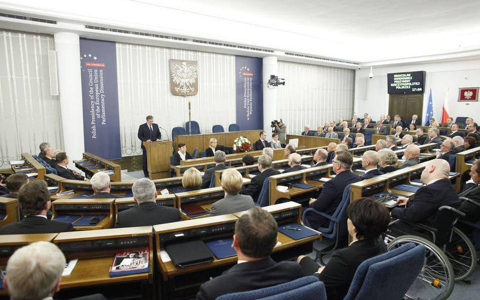 Prezydent Bronisław Komorowski podpisał już przygotowaną przez Senat ustawę, zgodnie z którą za rok 