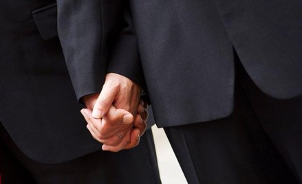 Dwugłos: Czy homoseksualiści potrzebują związków partnerskich?