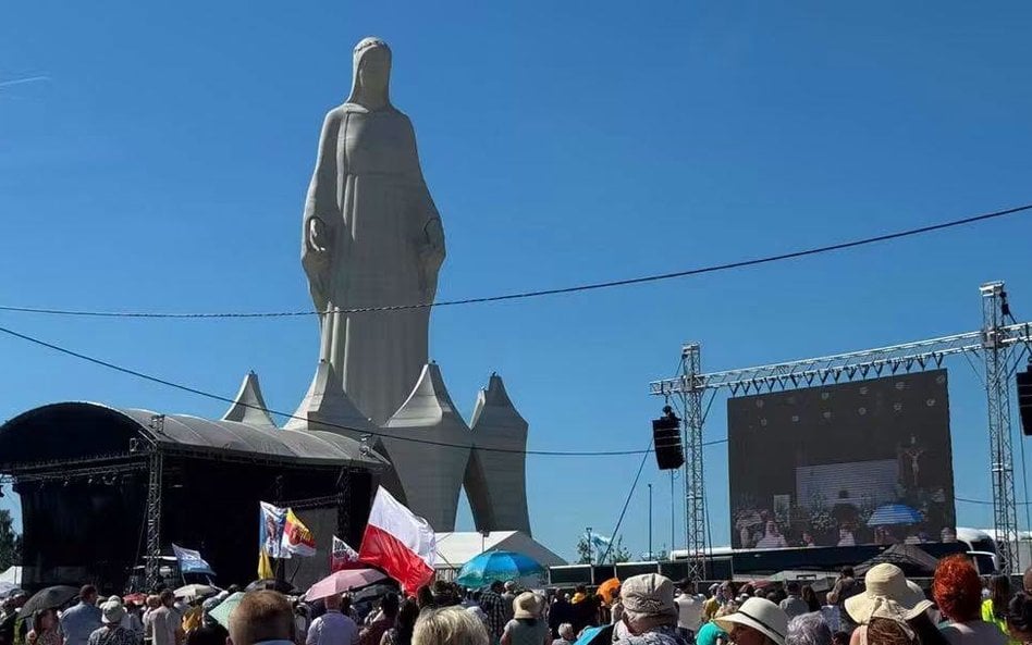 Pomnik Matki Bożej Miłosiernej w Konotopiu został poświęcony w sobotę 15 sierpnia