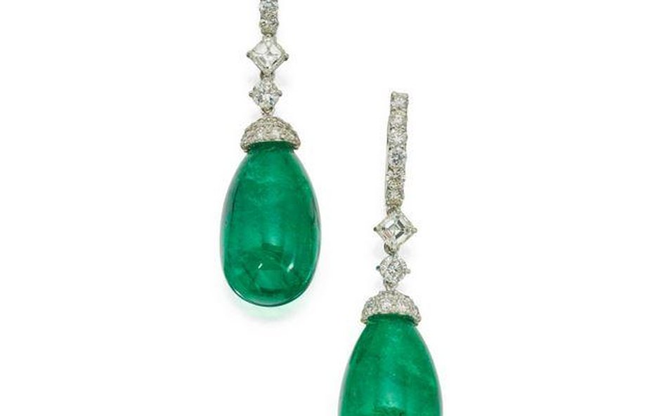 Szmaragdowe kolczyki z diamentami - 50 - 75 tys. dolarów.