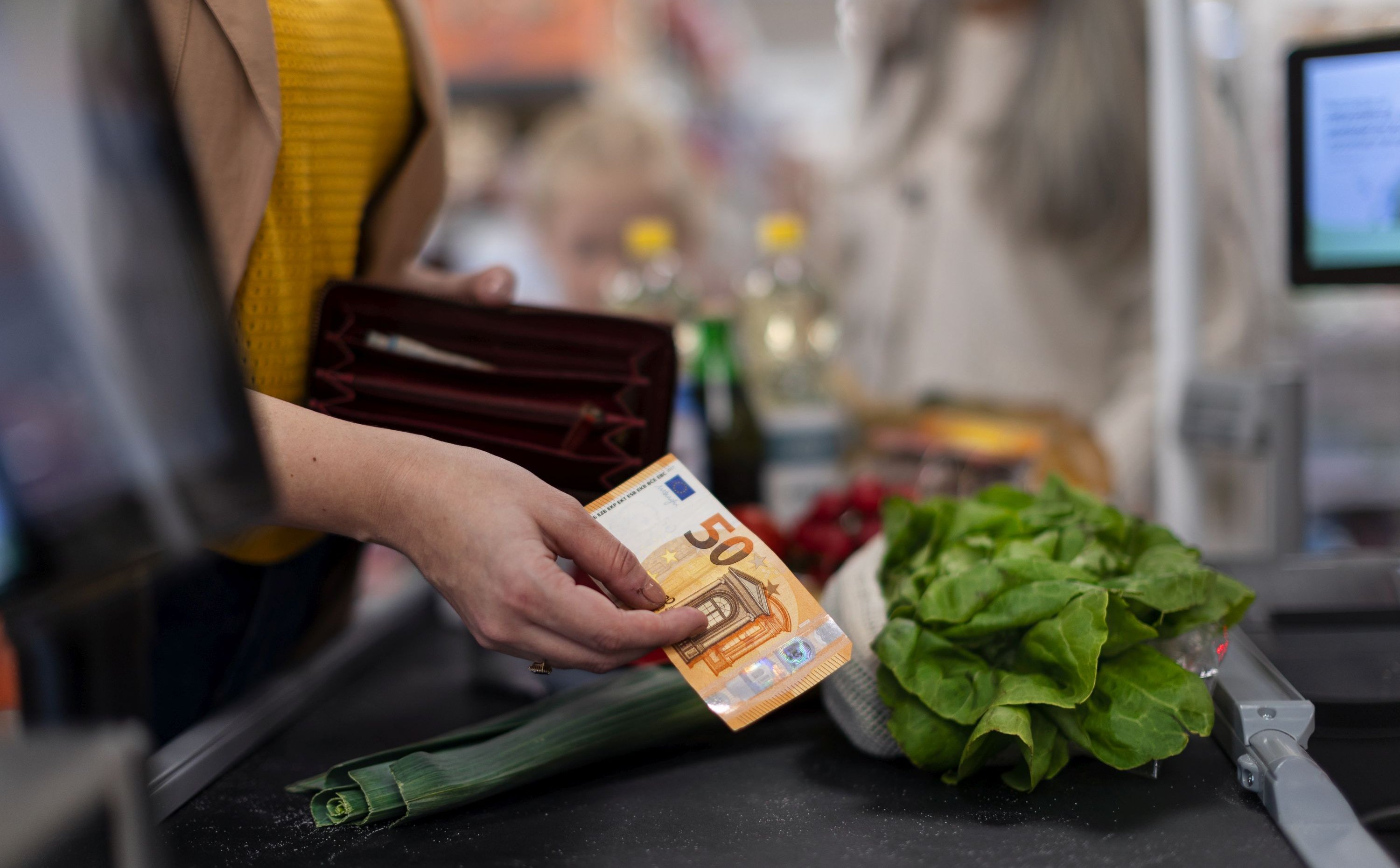 Inflacja w strefie euro nieznacznie rośnie, osiągając w czerwcu cel EBC