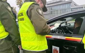 Niektórzy funkcjonariusze mogą liczyć na pensję prawie 7 tysięcy złotych na rękę