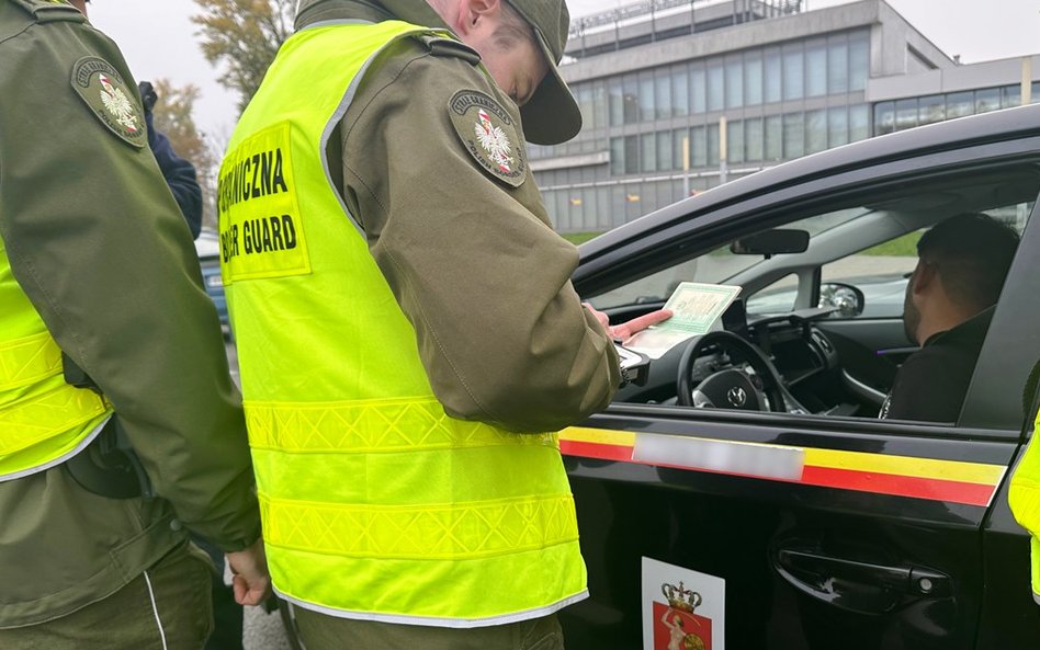 Niektórzy funkcjonariusze mogą liczyć na pensję prawie 7 tysięcy złotych na rękę