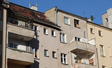 Obowiązki właściciela lub zarządcy obiektu budowlanego nie kończą się na jego wzniesieniu i oddaniu 