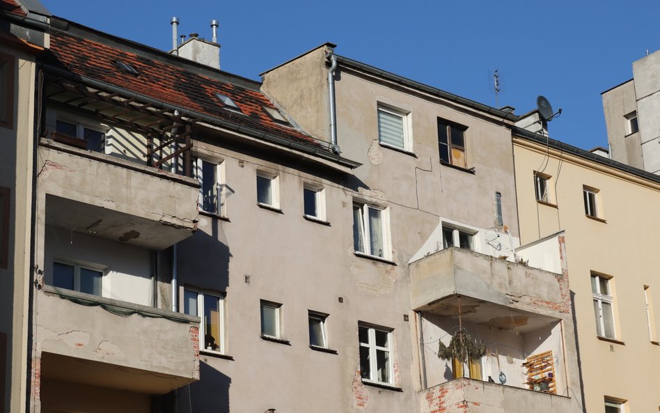 Właściciel odpowiada za budynek nawet wtedy, gdy to inni są winni