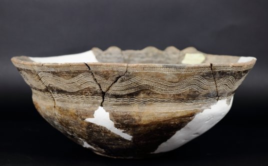 Naczynia kultury złockiej ze zbiorów MZS fot. S.Mroczka