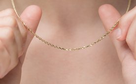 Policja zatrzymała 43-latka, który na terenie Pruszkowa i Warszawy kradł złote łańcuszki i rowery / 