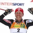 Justyna Kowalczyk cieszy się ze zwycięstwa w mistrzostwach świata