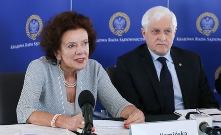 Prezes Stowarzyszenia Sędziów Themis Irena Kamińska (L) oraz przewodniczący KRS Dariusz Zawistowski 
