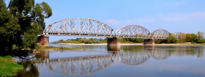Nowy most zostanie przesunięty nieco na północ, co poprawi nie tylko przepustowość kolei, ale równie