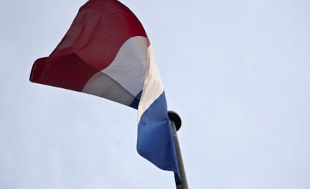 Komisja Europejska po daniu Francji kolejnego terminu na redukcję deficytu wezwała ją do szybszego r