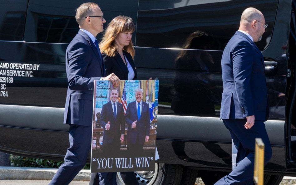 Chrabota: spinowanie polskiej polityki wokół kwestii spotkania szefa MON z Trumpem jest absurdalne i