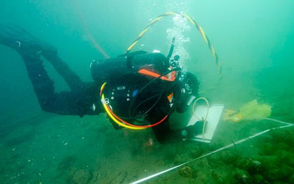 Wrak spoczywa zaledwie na głębokości 11 metrów