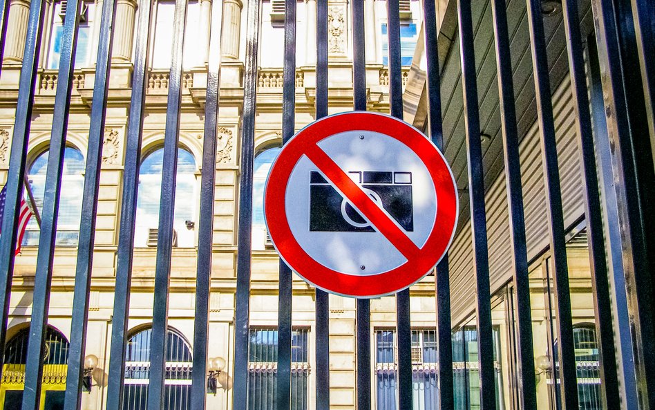 W życie wszedł zakaz fotografowania m.in. budynku NBP