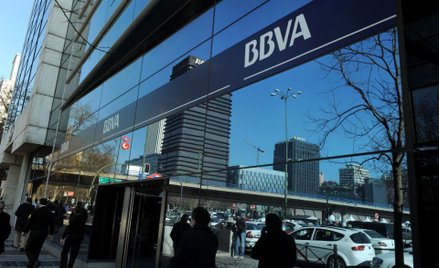 Od połowy marca tego roku akcje Santandera i BBVA, dwóch największych hiszpańskich banków, spadły o 