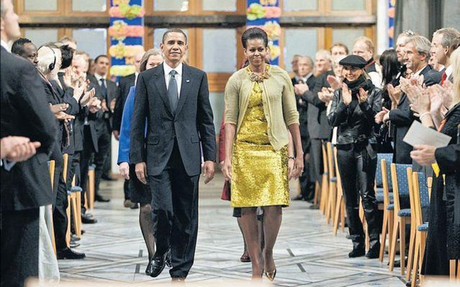 Laureat Pokojowej Nagrody Nobla Barack Obama i jego żona przybywają do ratusza w Oslo