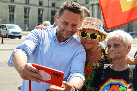 Prezydent Warszawy Rafał Trzaskowski (PO) podczas Parady Równości w Warszawie