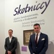 Maksymilian i Michał Skotniccy podczas otwarcia wystawy o historii ich rodu na Zamku Królewskim w Sa