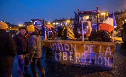 Francuscy rolnicy blokują Paryż w proteście przeciw umowie UE z Mercosurem