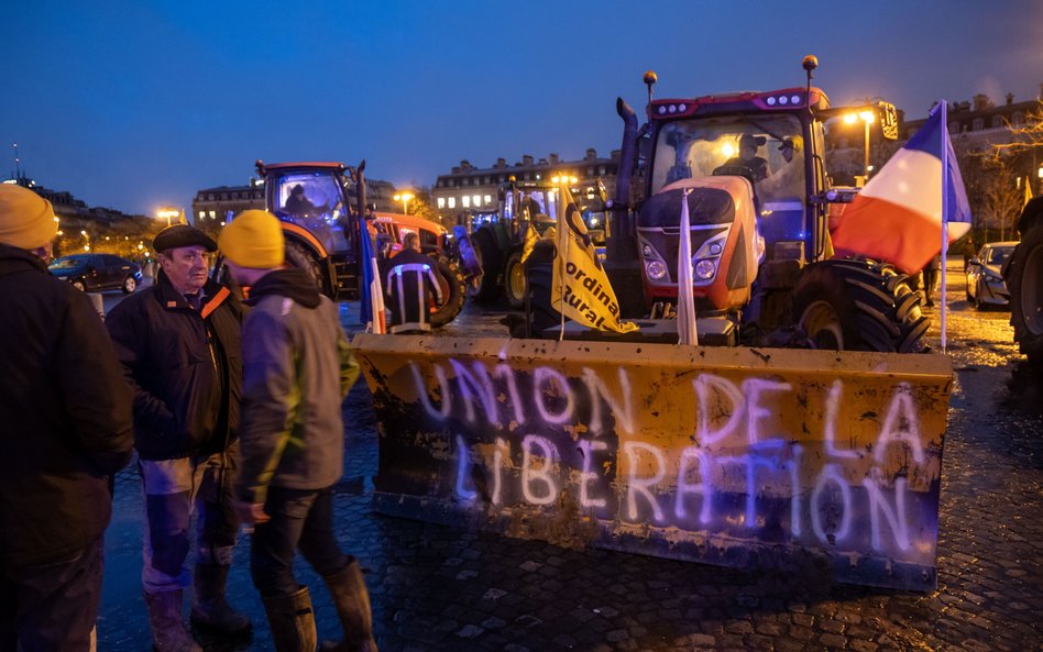Francuscy rolnicy blokują Paryż w proteście przeciw umowie UE z Mercosurem
