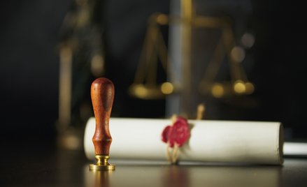 Złożenie wniosku o stwierdzenie nabycia spadku jest niezbędne, aby móc zarządzać majątkiem po zmarły