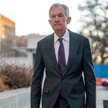 Jerome Powell będzie kierował Rezerwą Federalną do 15 maja. fot. REUTERS/Nathan Howard