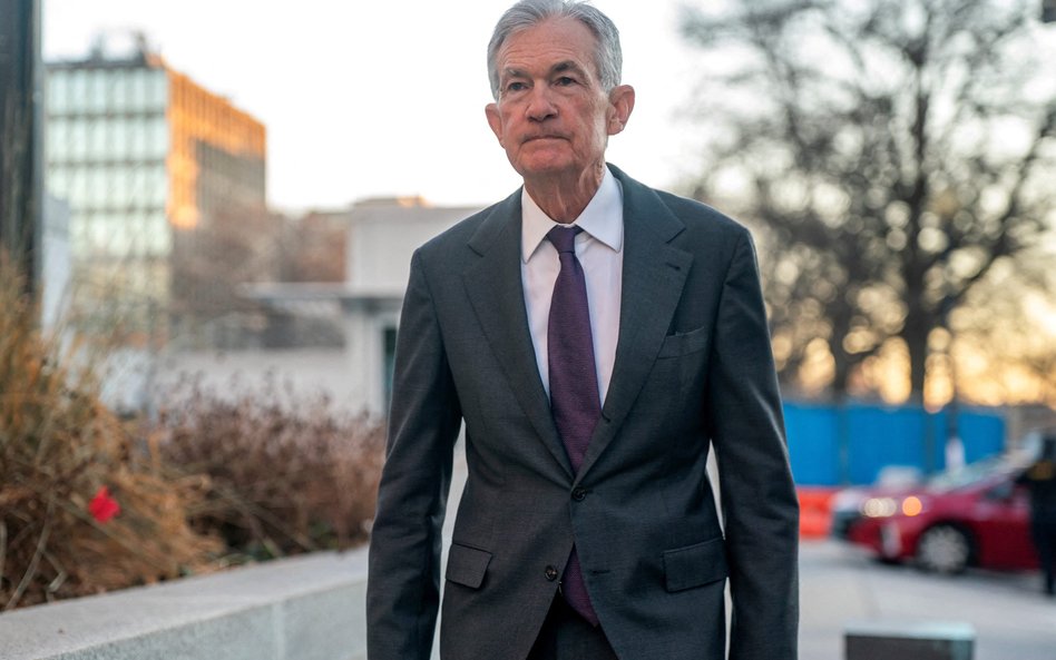 Jerome Powell będzie kierował Rezerwą Federalną do 15 maja. fot. REUTERS/Nathan Howard