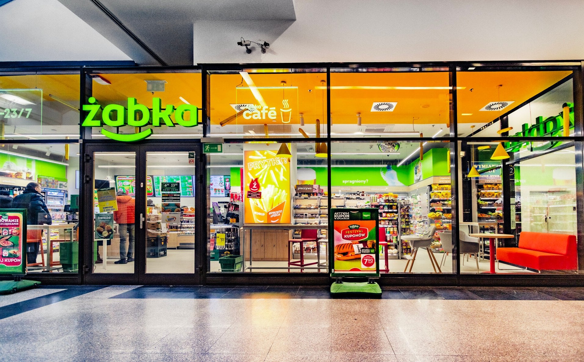 Właściciel Circle K kupuje Żabkę. Wiemy jakie ma plany