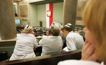 Pielęgniarki okupują Sejm. Nikt nie spieszy z kanapkami