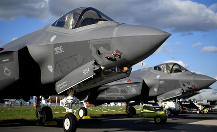 Odrzutowce F-35 amerykańskiego producenta Lockheed-Martin: zamówienie na 35 samolotów w 2022 r. było