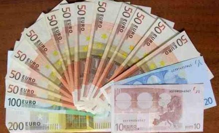 Kredyty w euro wciąż są sprzedawane.W I kwartale 2014 r. na ponad 8,8 mld zł nowo udzielonych kredyt