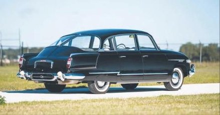 Tatra 603 była wytwarzana w latach 1956–1975. To ze wszech miar oryginalny wóz, godny amerykańskich 