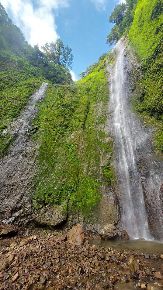 Wodospad San Ramón znajduje się na południowym zboczu wulkanu Maderas na wyspie Ometepe.