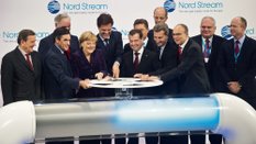 Otwarcie Nord Stream 1, 8 listopada 2011 r. Poza Angelą Merkel, kanclerzem Niemiec i Dmitrijem Miedw