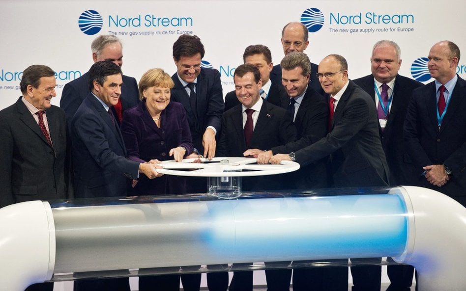 Otwarcie Nord Stream 1, 8 listopada 2011 r. Poza Angelą Merkel, kanclerzem Niemiec i Dmitrijem Miedw