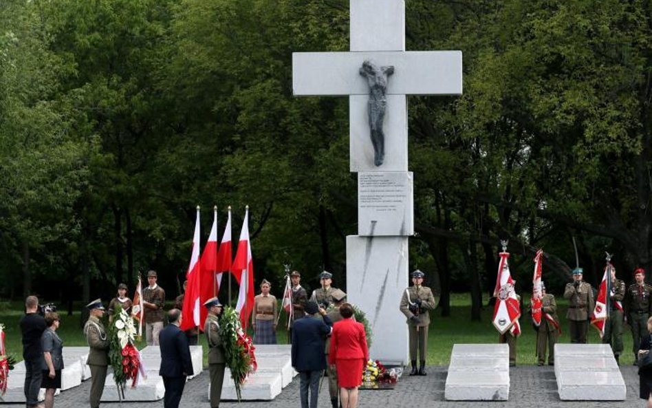 11 lipca podczas warszawskich obchodów rocznicy krwawej niedzieli Jarosław Kaczyński zapowiedział, ż